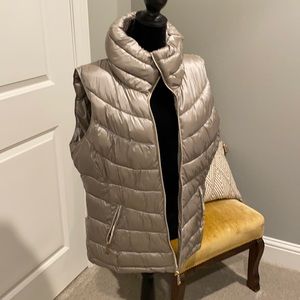 Women’s Calvin Klein puffer vest, size L